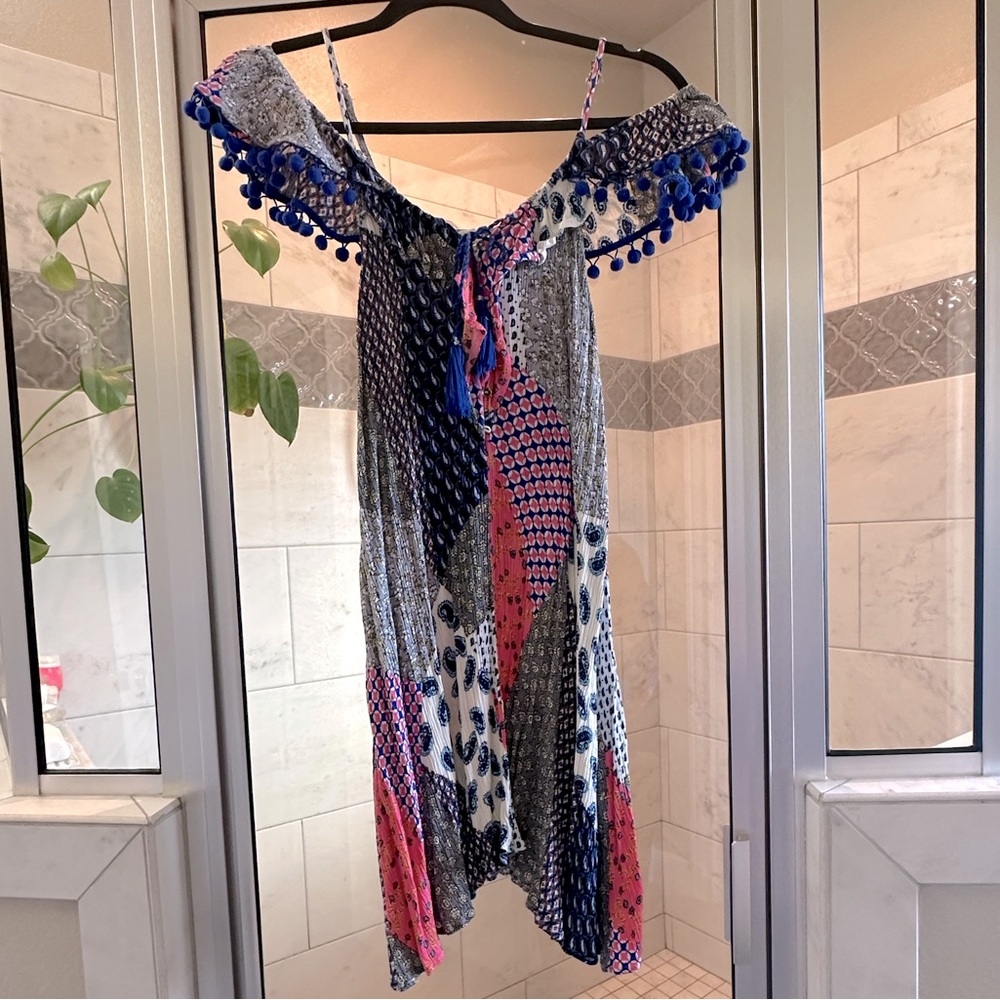 Off the shoulder pom pom dress - Picture 1 of 3